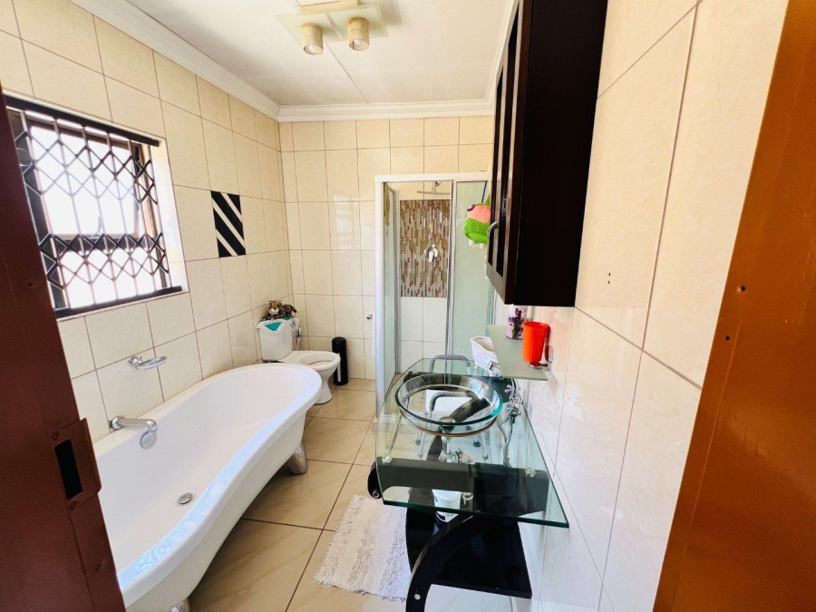 3 Bedroom Property for Sale in Mmabatho North West